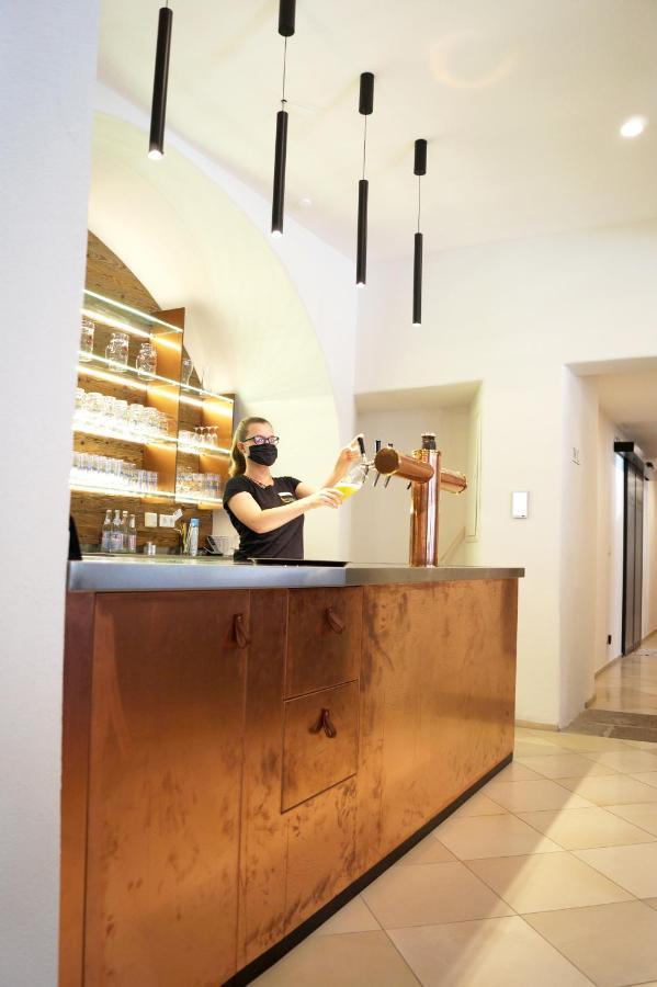 Altstadthotel Brauereigasthof Winkler ベルヒング エクステリア 写真