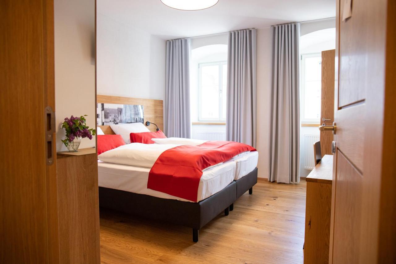 Altstadthotel Brauereigasthof Winkler ベルヒング エクステリア 写真