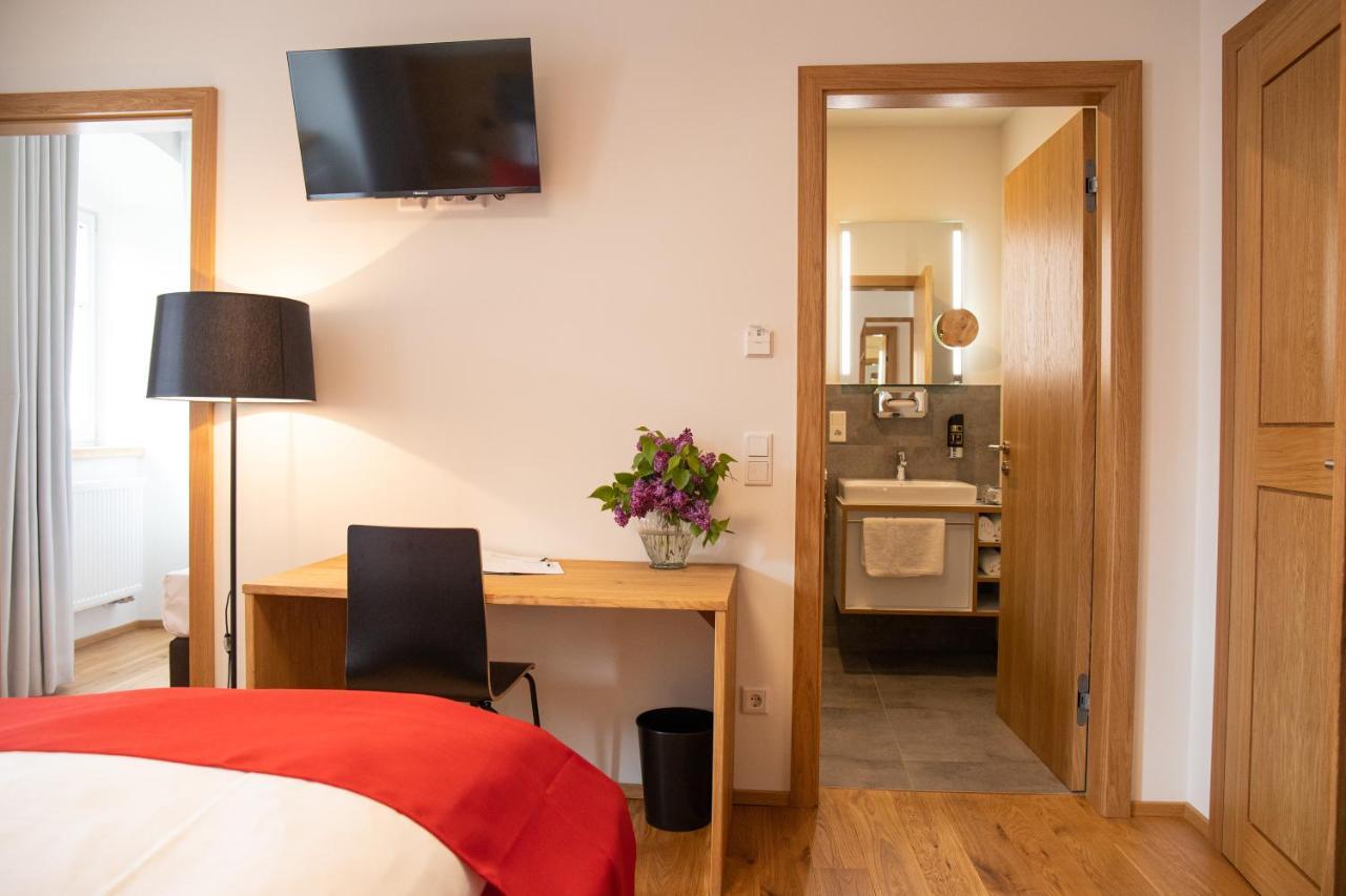 Altstadthotel Brauereigasthof Winkler ベルヒング エクステリア 写真