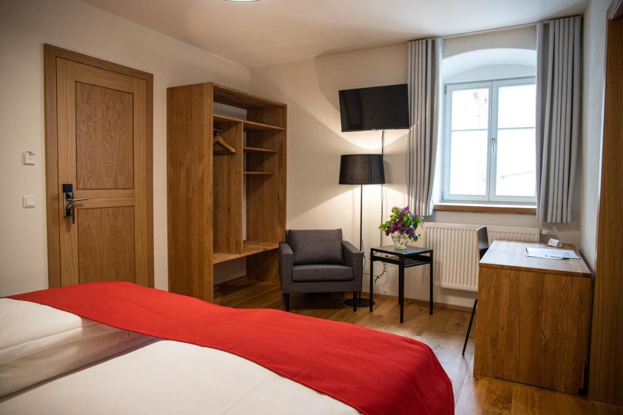 Altstadthotel Brauereigasthof Winkler ベルヒング エクステリア 写真