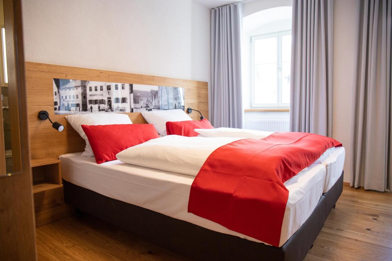 Altstadthotel Brauereigasthof Winkler ベルヒング エクステリア 写真