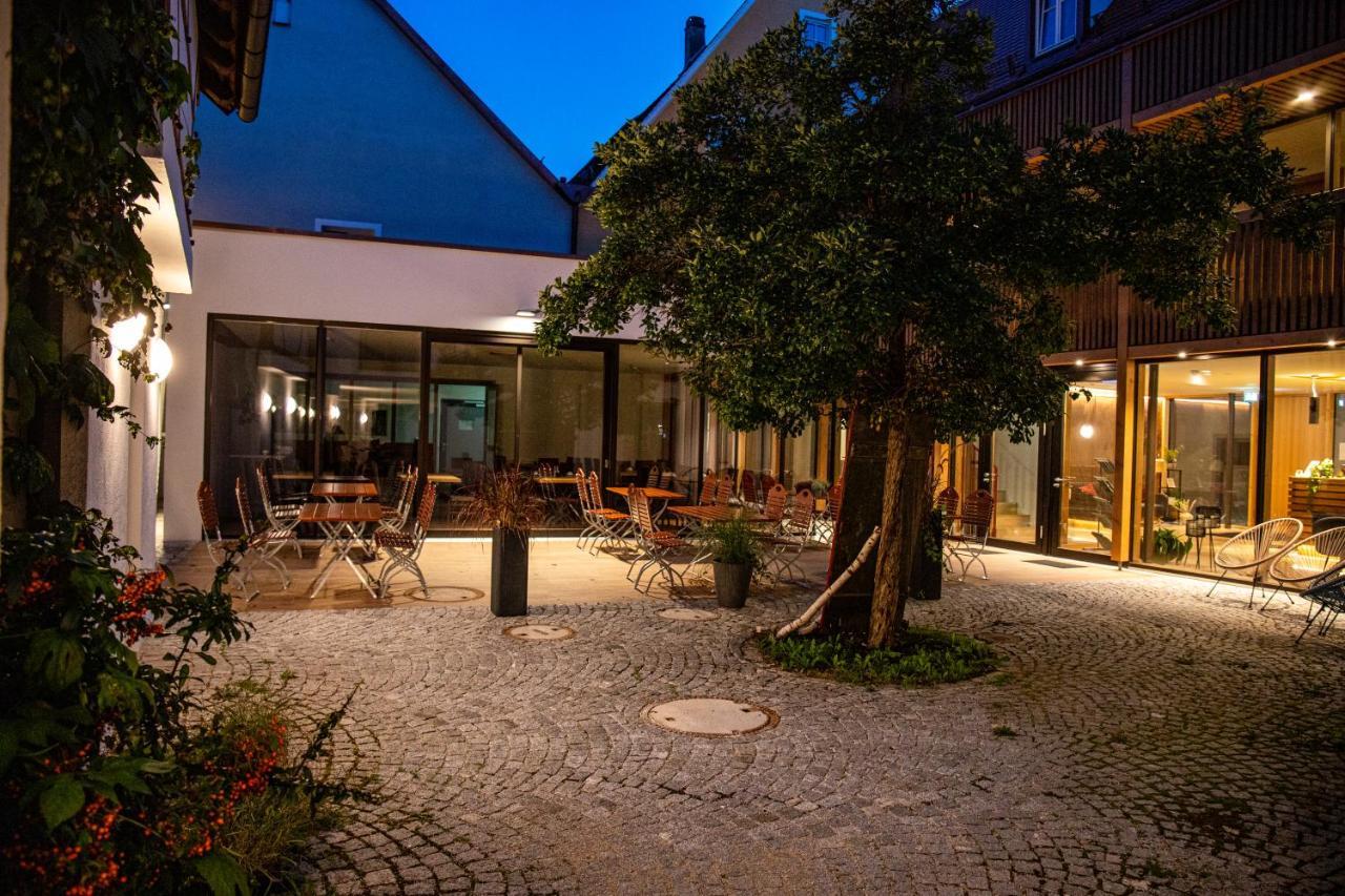 Altstadthotel Brauereigasthof Winkler ベルヒング エクステリア 写真