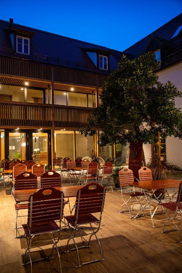 Altstadthotel Brauereigasthof Winkler ベルヒング エクステリア 写真