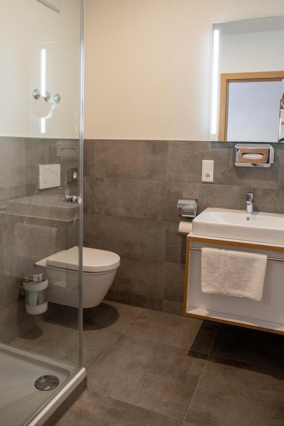 Altstadthotel Brauereigasthof Winkler ベルヒング エクステリア 写真