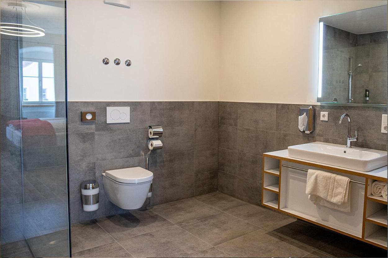 Altstadthotel Brauereigasthof Winkler ベルヒング エクステリア 写真